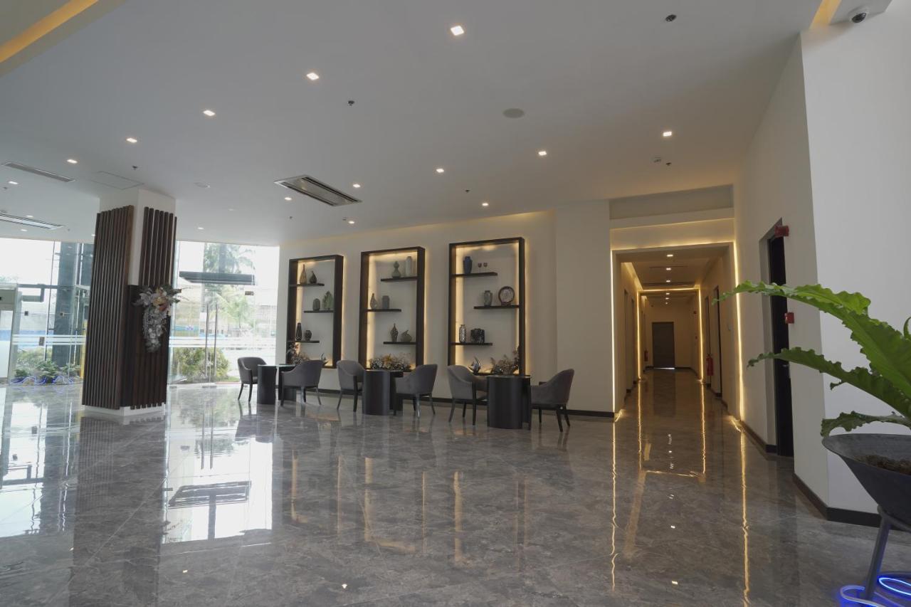Winrich Hotel มักตัน ภายนอก รูปภาพ